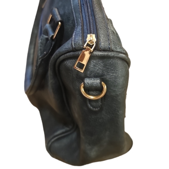 Genuine Leather Beautiful Design Women's Bag. - Picture 12 of 16